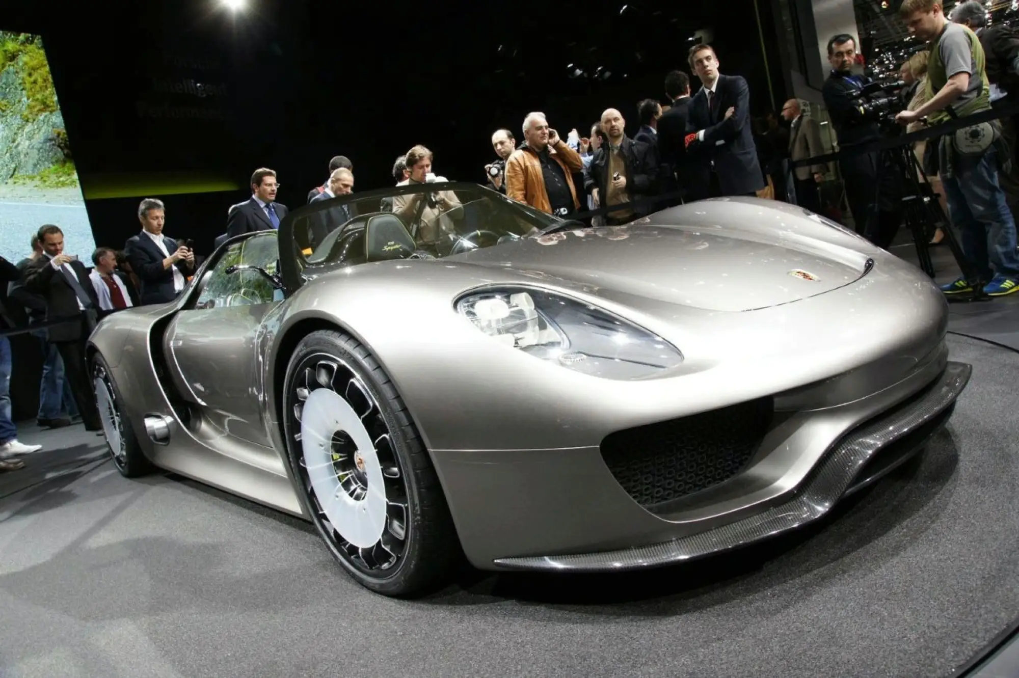 Porsche 918 Spyder - 4