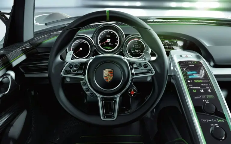 Porsche 918 Spyder - 1