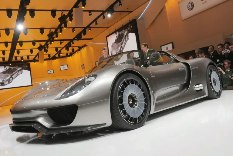 Porsche 918 Spyder - 14