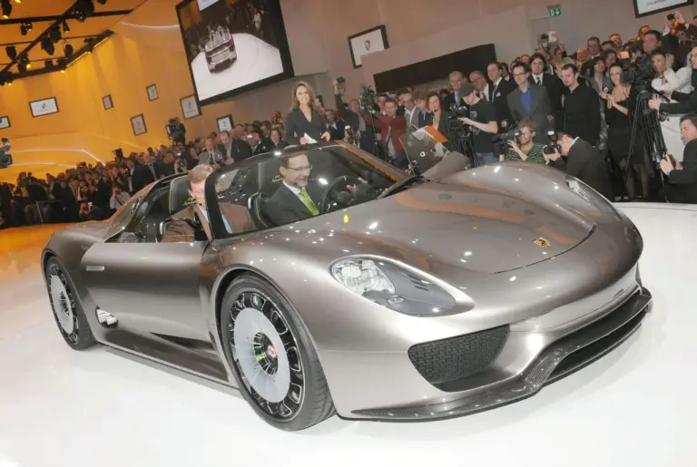 Porsche 918 Spyder - 15