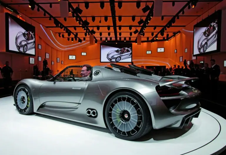 Porsche 918 Spyder - 16