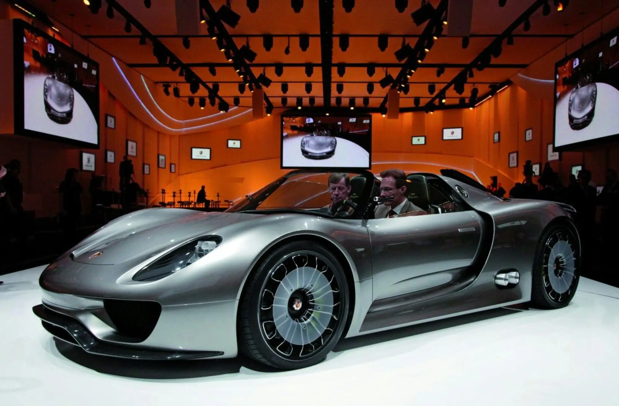 Porsche 918 Spyder - 17