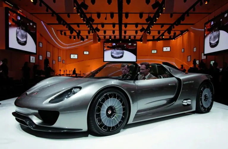 Porsche 918 Spyder - 17