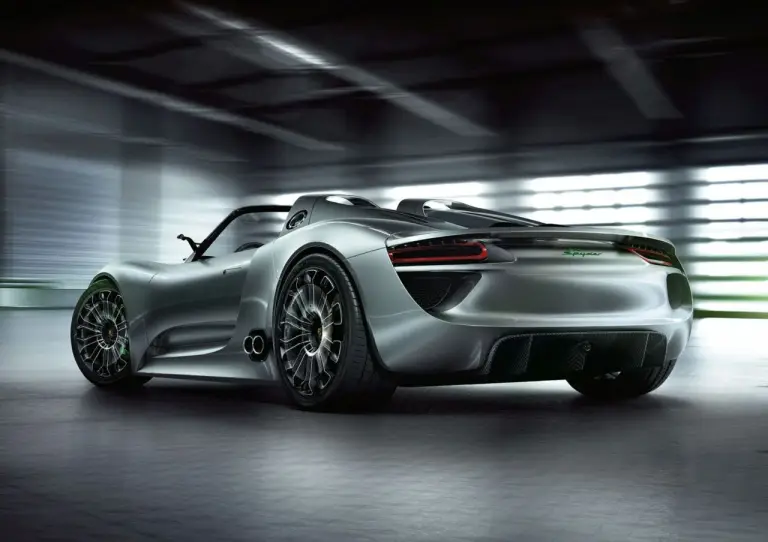 Porsche 918 Spyder - 18