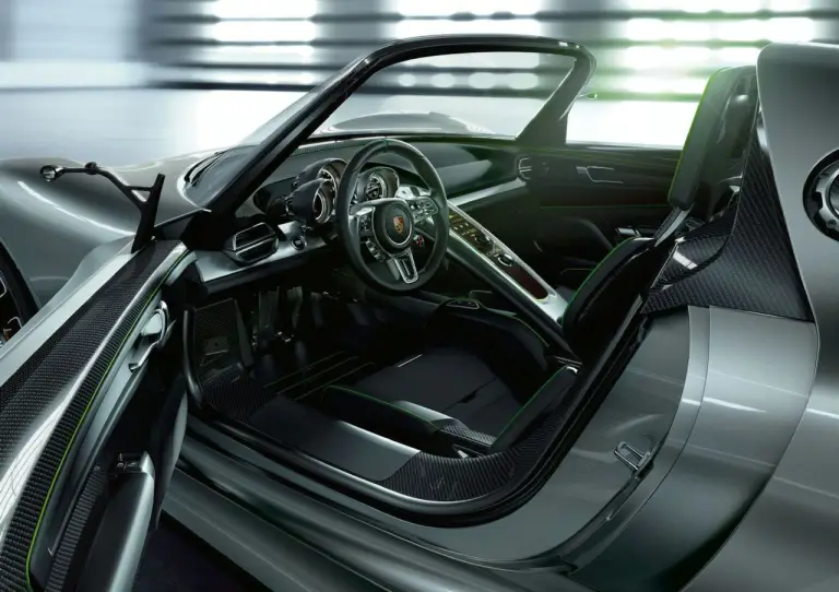 Porsche 918 Spyder - 19