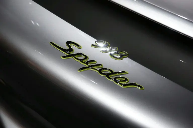 Porsche 918 Spyder - 27