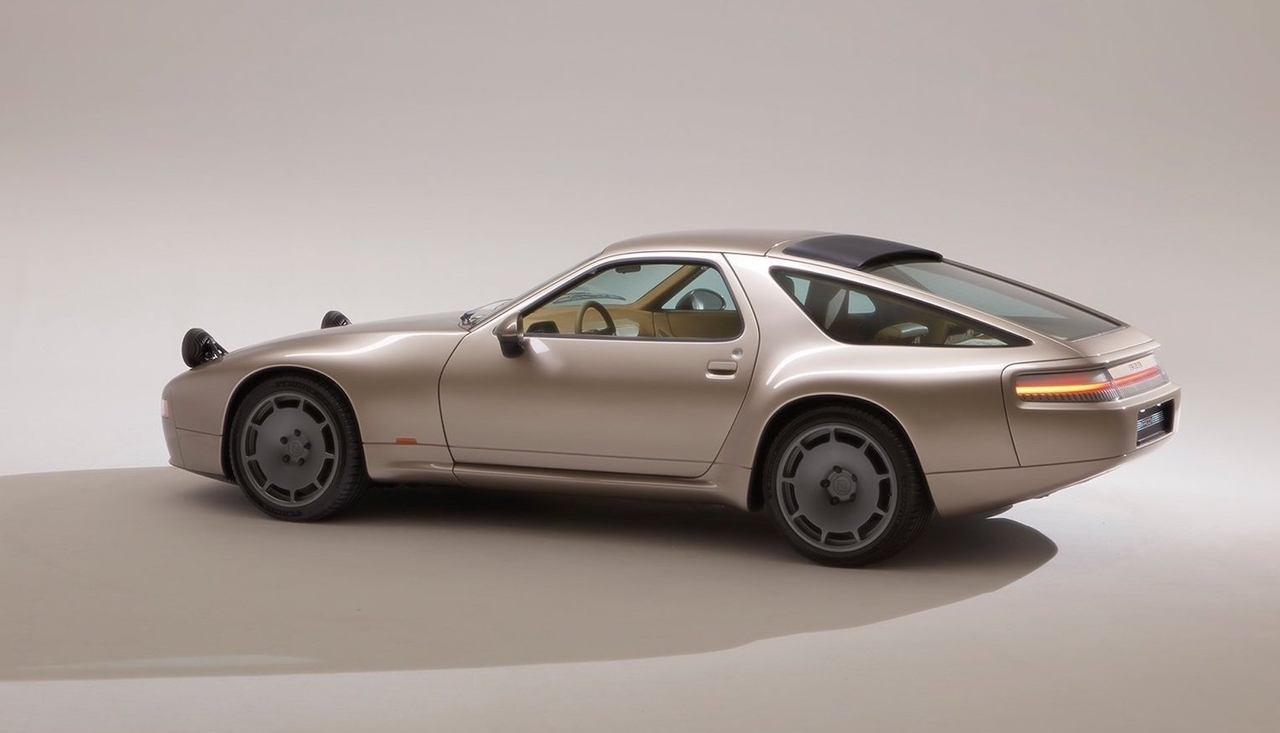 Porsche 928 restomod by Nardone Automotive - Foto