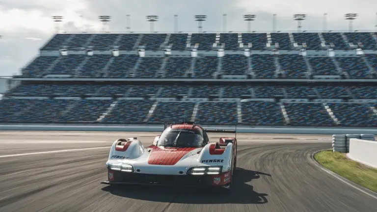 Porsche 963 test Daytona - Foto - 9
