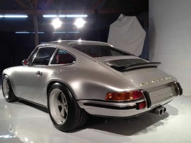 Porsche 964 by Singer Vehicle Design - 2