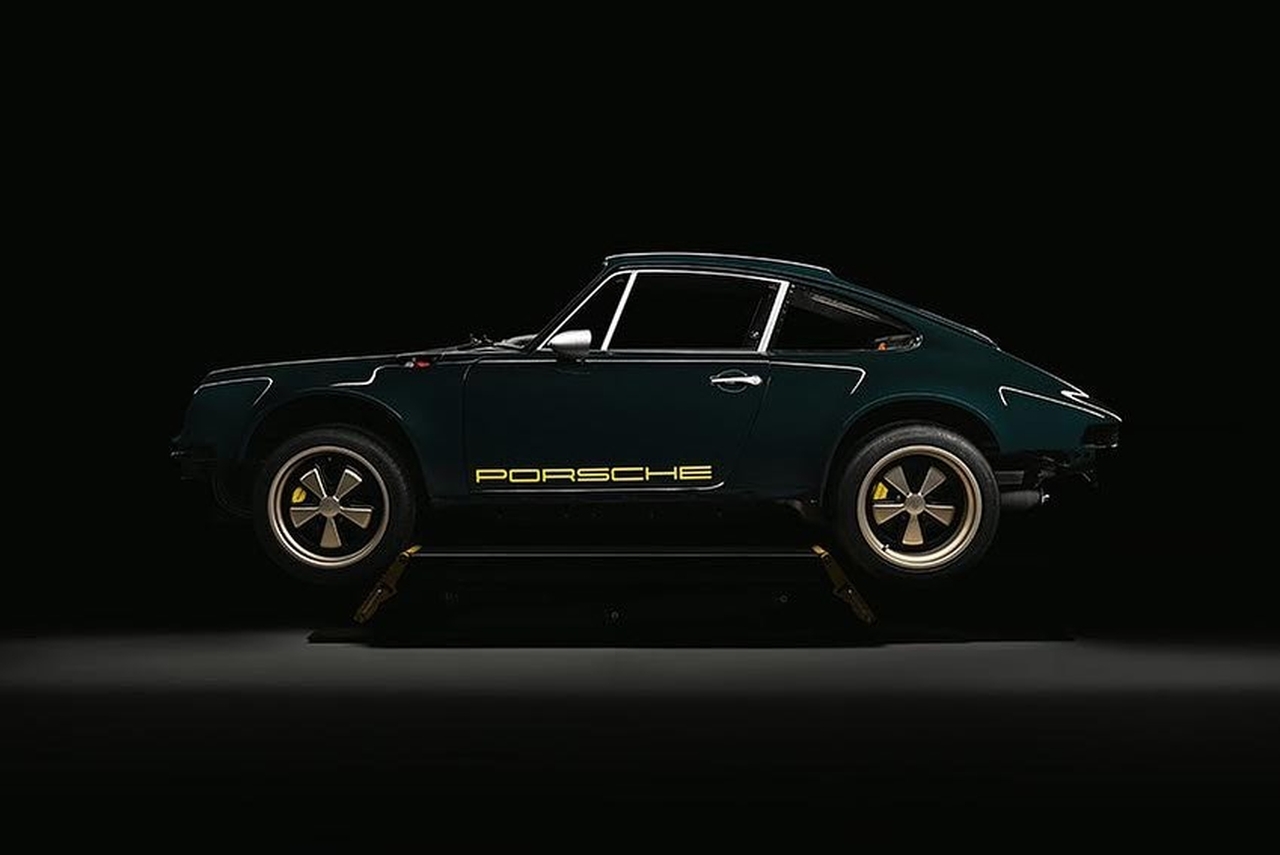 Porsche 964 restomod by Theon Design - Foto