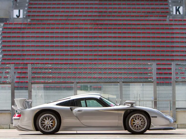 Porsche 991 GT1 Strassenversion - 20