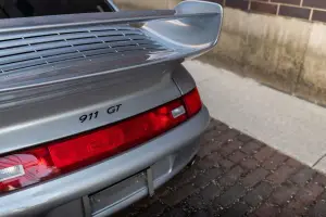 Porsche 993 GT2 RM Sotheby's - 11