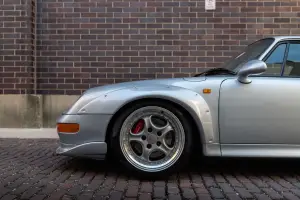 Porsche 993 GT2 RM Sotheby's - 12