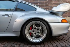 Porsche 993 GT2 RM Sotheby's - 13