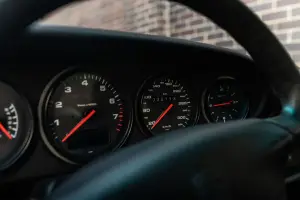 Porsche 993 GT2 RM Sotheby's - 14