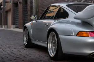 Porsche 993 GT2 RM Sotheby's - 17