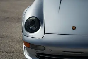 Porsche 993 GT2 RM Sotheby's - 25