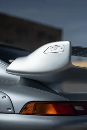 Porsche 993 GT2 RM Sotheby's - 30