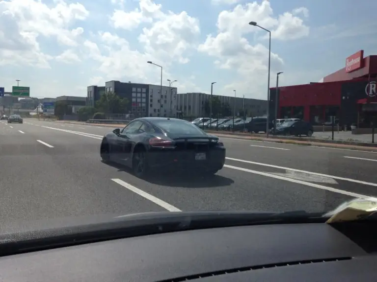 Porsche Boxster e Cayman quattro cilindri - Foto spia 14-08-2014 - 2