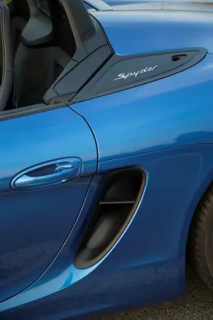 Porsche Boxster Spyder primo contatto 2015