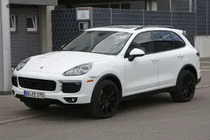 Porsche Cayenne 2015 - Foto spia 04-06-2014 - 2