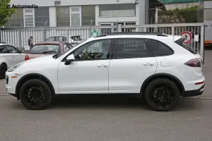 Porsche Cayenne 2015 - Foto spia 04-06-2014 - 4