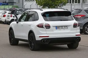 Porsche Cayenne 2015 - Foto spia 04-06-2014