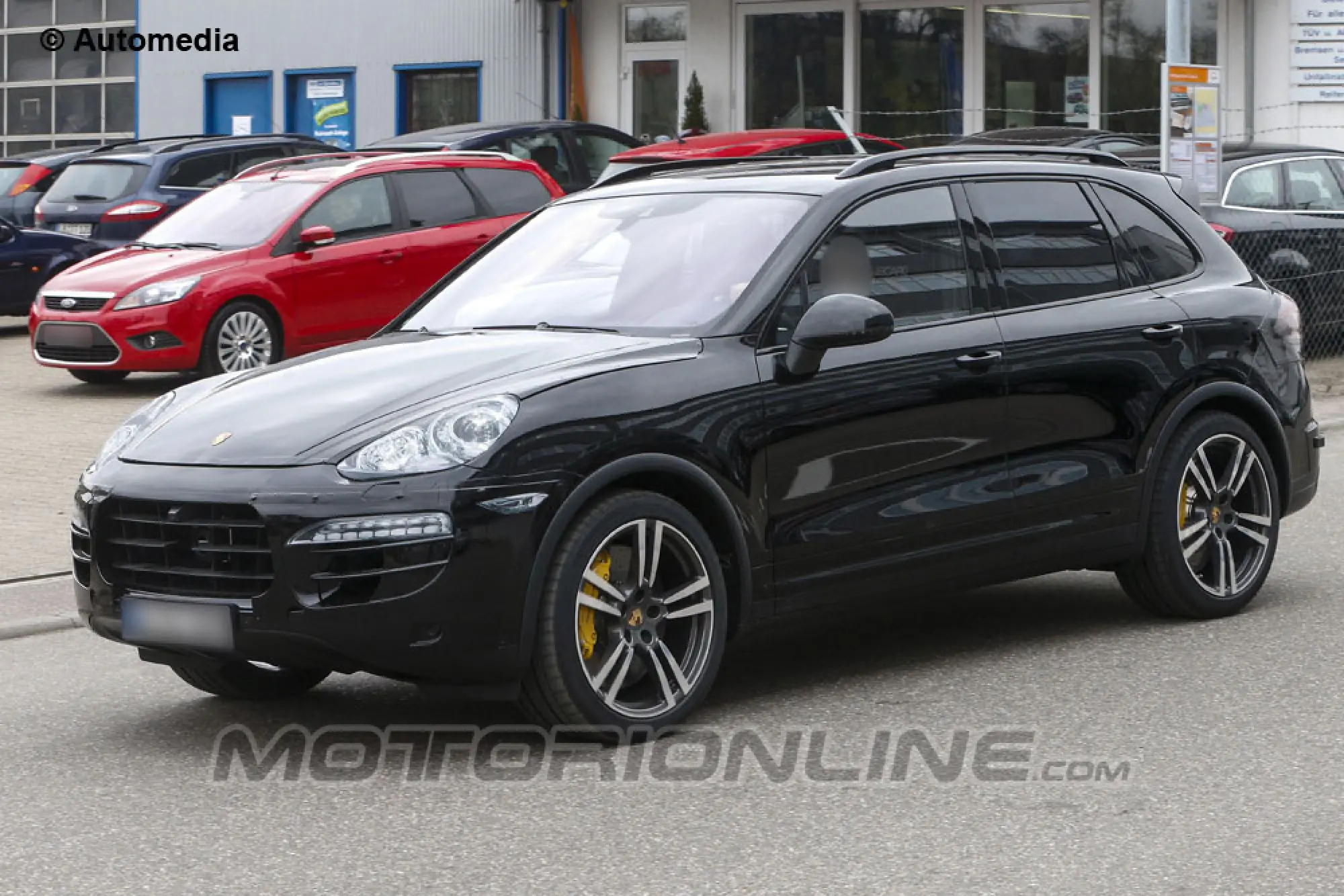Porsche Cayenne 2015 - Foto spia 08-04-2013 - 3