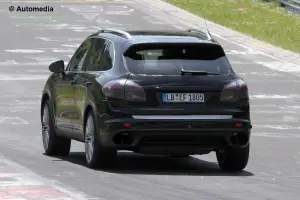 Porsche Cayenne 2015 - Foto spia 21-06-2013