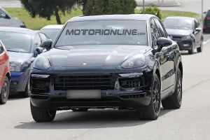 Porsche Cayenne 2017 - Foto spia 18-05-2016 - 1