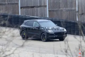 Porsche Cayenne 2018 - Foto spia 03-02-2016