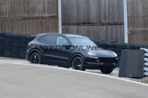 Porsche Cayenne 2018 - Foto spia 03-02-2016 - 3