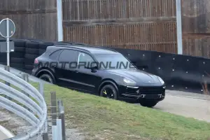 Porsche Cayenne 2018 - Foto spia 03-02-2016 - 4