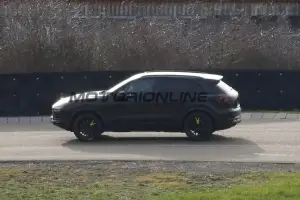 Porsche Cayenne 2018 - Foto spia 03-02-2016 - 7