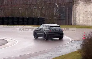 Porsche Cayenne 2022 - Foto spia 05-02-2021