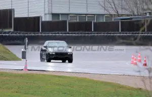 Porsche Cayenne 2022 - Foto spia 05-02-2021