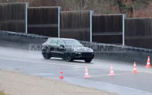 Porsche Cayenne 2022 - Foto spia 05-02-2021