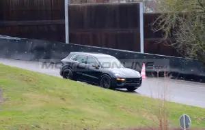 Porsche Cayenne 2022 - Foto spia 05-02-2021