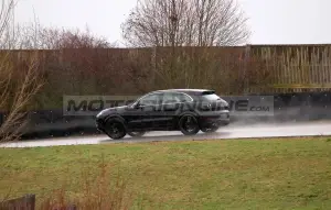Porsche Cayenne 2022 - Foto spia 05-02-2021