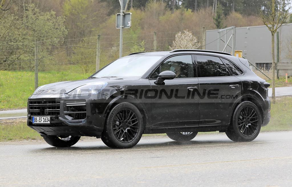Porsche Cayenne 2022 - Foto spia 06-05-2021