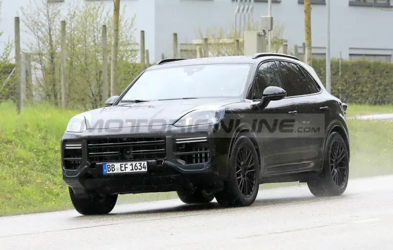 Porsche Cayenne 2022 - Foto spia 06-05-2021 - 3