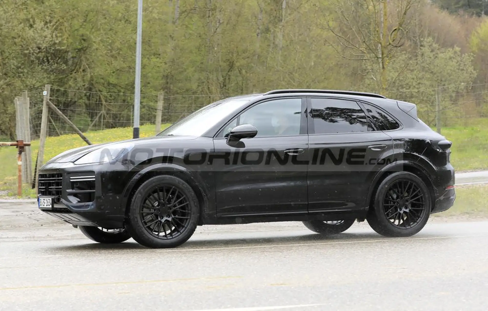 Porsche Cayenne 2022 - Foto spia 06-05-2021 - 4