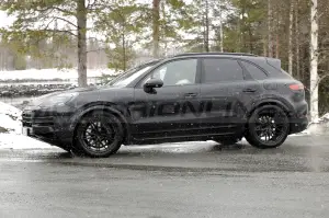 Porsche Cayenne 2023 - Foto Spia 30-03-2022 - 13