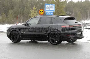 Porsche Cayenne 2023 - Foto Spia 30-03-2022 - 5