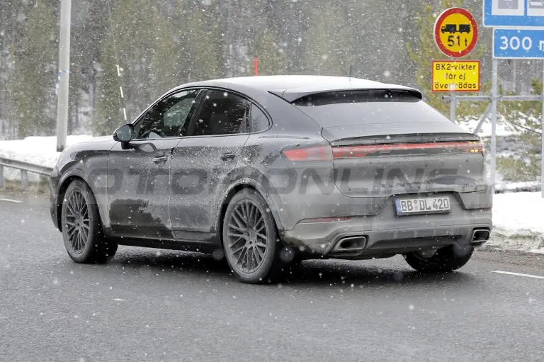 Porsche Cayenne 2023 - Foto Spia 30-03-2022 - 6