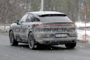 Porsche Cayenne 2023 - Foto Spia 30-03-2022 - 9