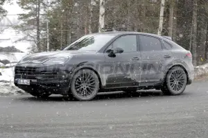 Porsche Cayenne 2023 - Foto Spia 30-03-2022 - 18