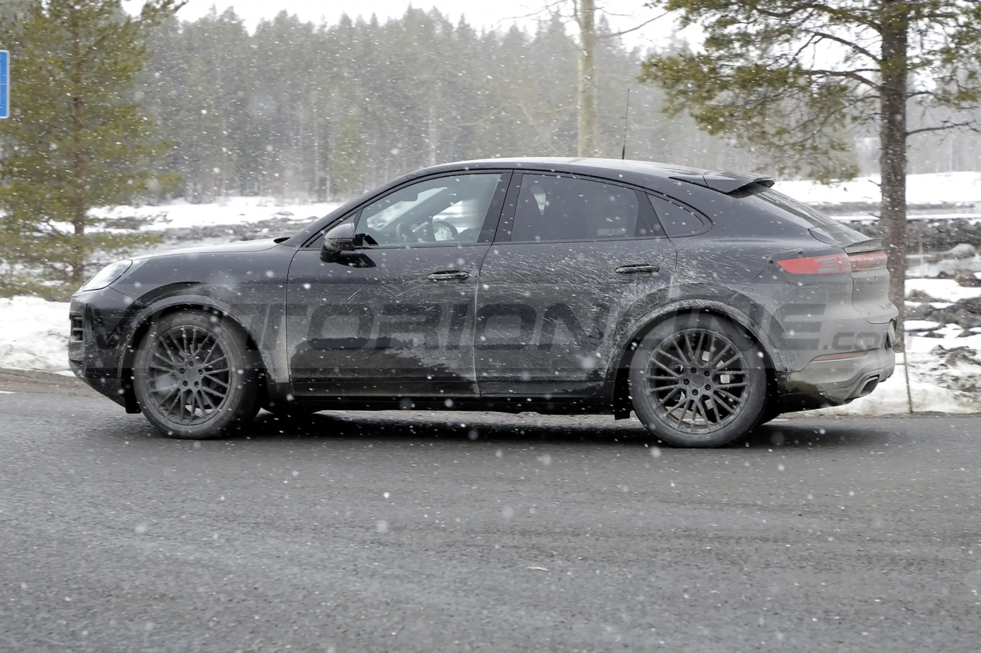 Porsche Cayenne 2023 - Foto Spia 30-03-2022 - 22