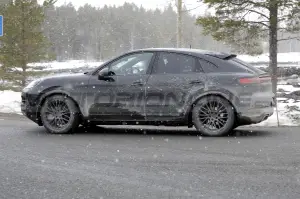Porsche Cayenne 2023 - Foto Spia 30-03-2022 - 22