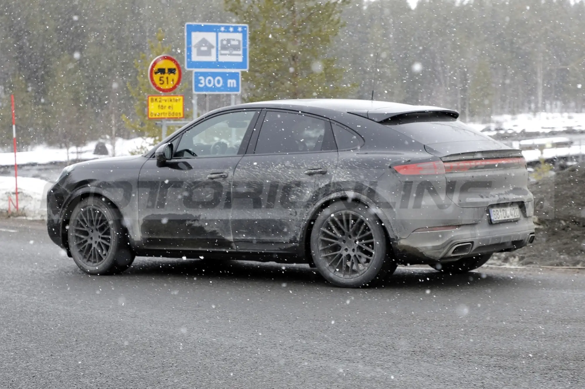 Porsche Cayenne 2023 - Foto Spia 30-03-2022 - 16